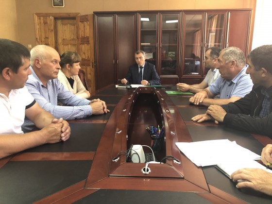 Глава МО «Агульский район» Закир Каидов провел совещание с руководителями сельхозпредприятий района
